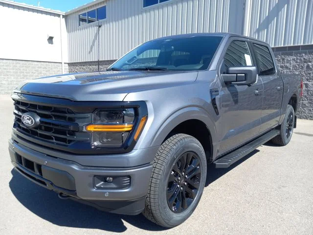 New 2026 Carbonized Gray Metallic Ford XLT image 7
