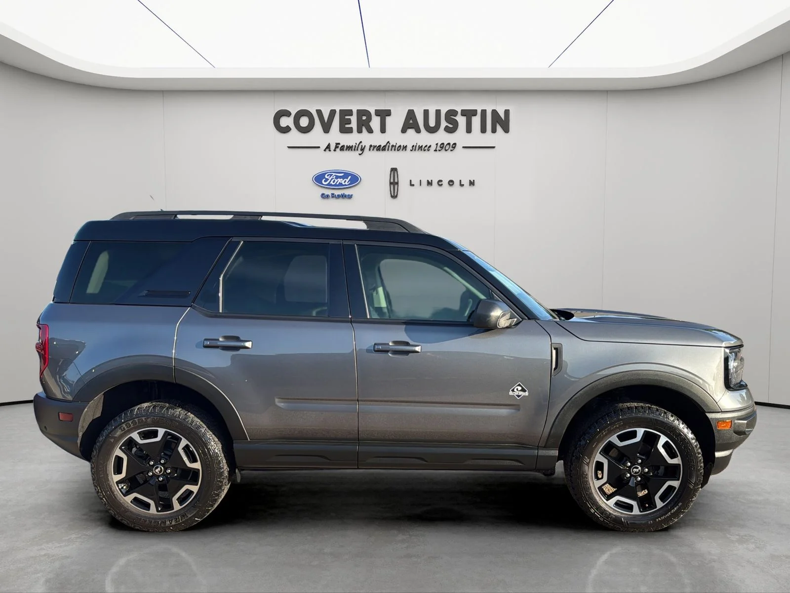 Used 2021 Gray Ford Outer Banks image 6