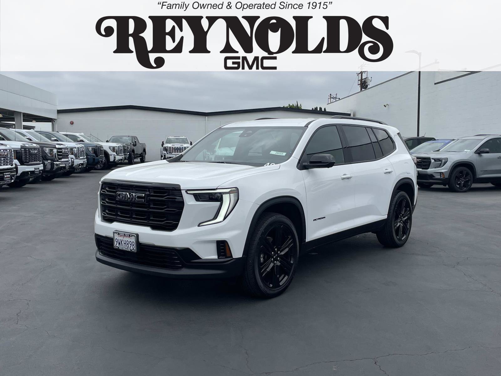 2026 GMC Acadia Elevation FWD's photo