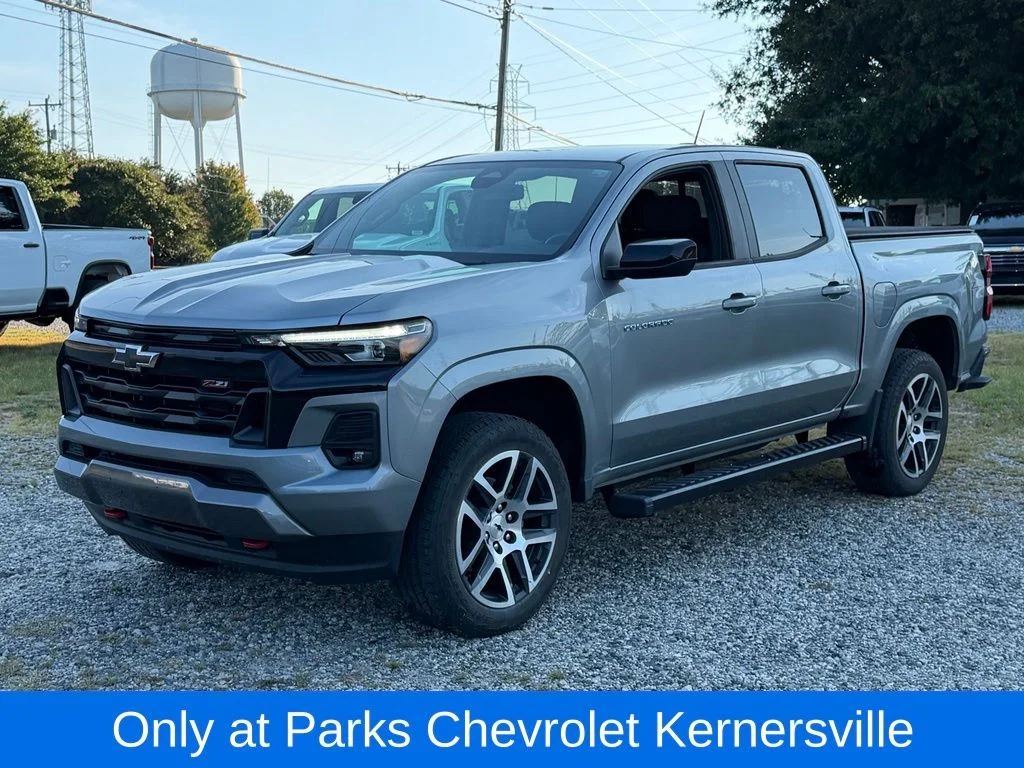 Used 2024 Gray Chevrolet Z71 image 10