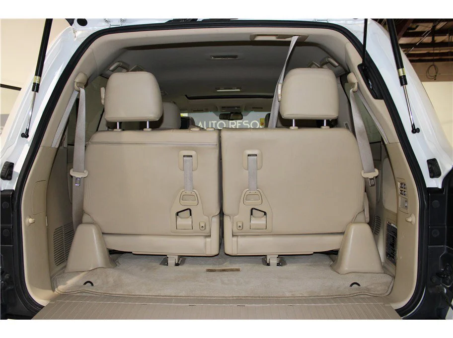 2011 Lexus LX 570 - Photo 25