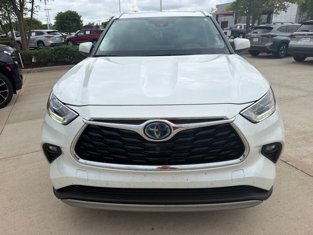 Used 2021 White Toyota Platinum image 2