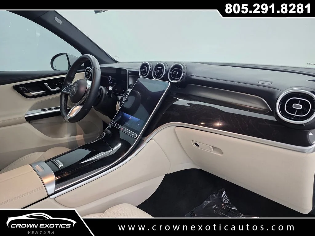 Used 2023  Mercedes-Benz GLC 300 image 13