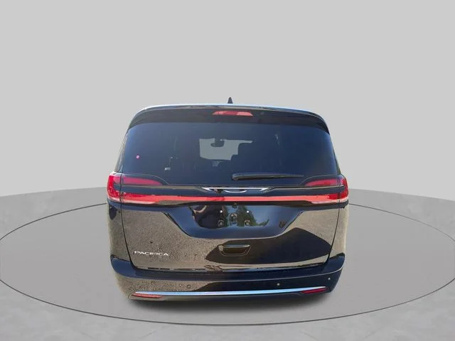 New 2027 Diamond Black Crystal Pearl-Coat Exterior Paint Chrysler Select image 5