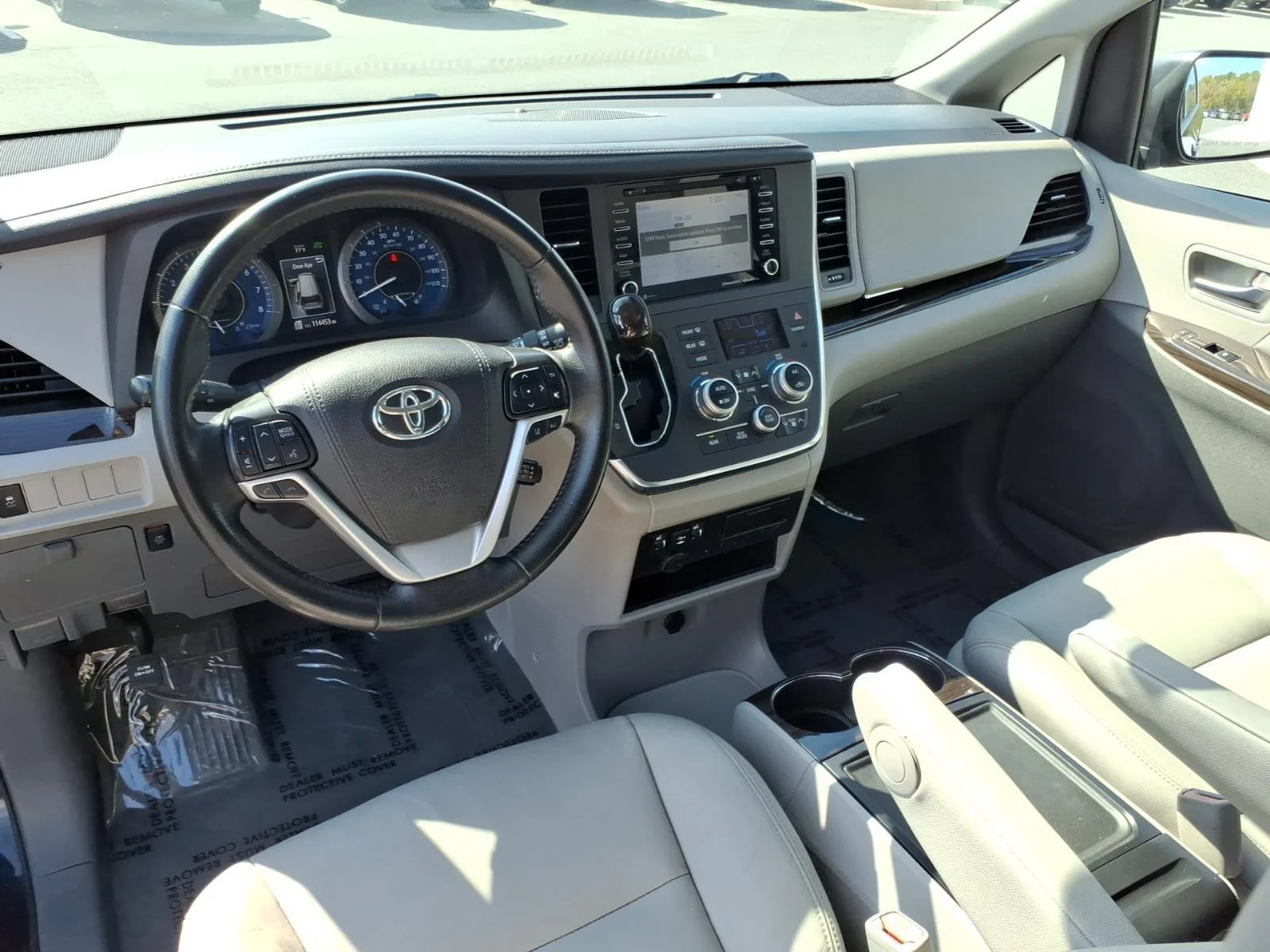 Used 2019 Midnight Black Metallic Toyota XLE image 22