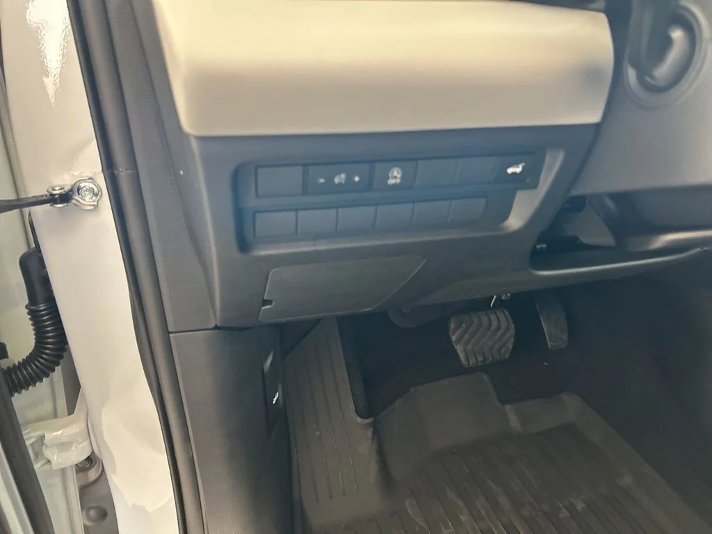 New 2026 White Mitsubishi SE 1.5T 2WD image 38