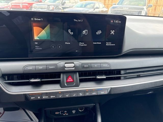 Certified Used 2025 Snow White Pearl Kia LXS image 12