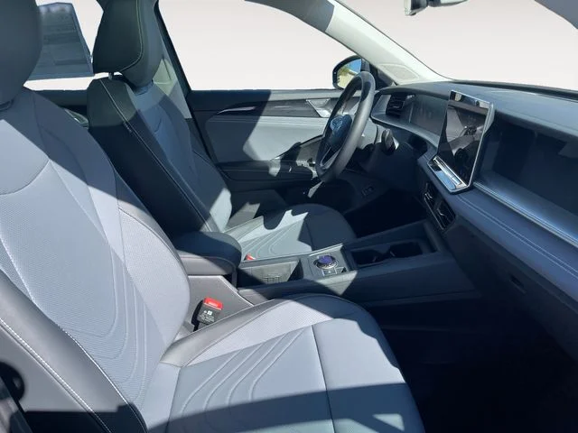New 2026 Silver Volkswagen 2.0T SE image 15