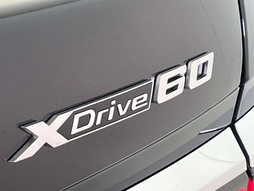 Used 2026 Black BMW xDrive60 image 11