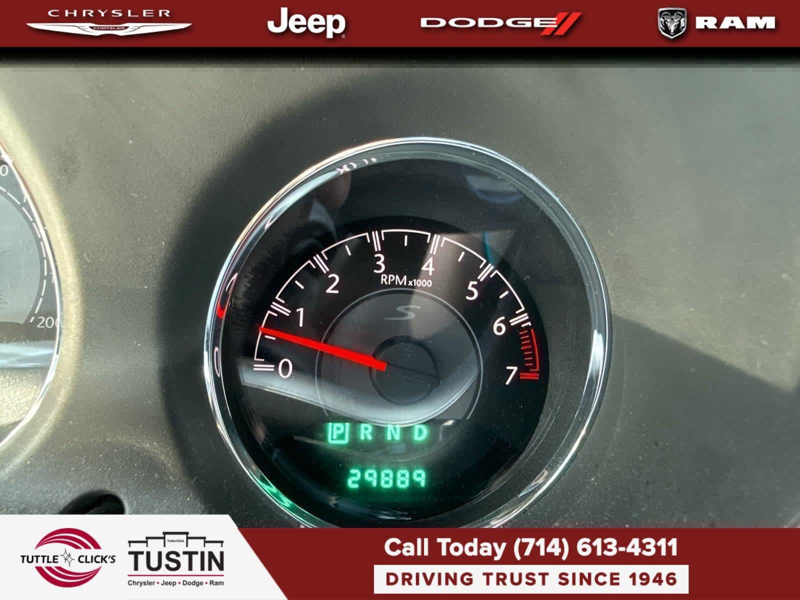 Used 2012 Tungsten Metallic Chrysler Touring image 7