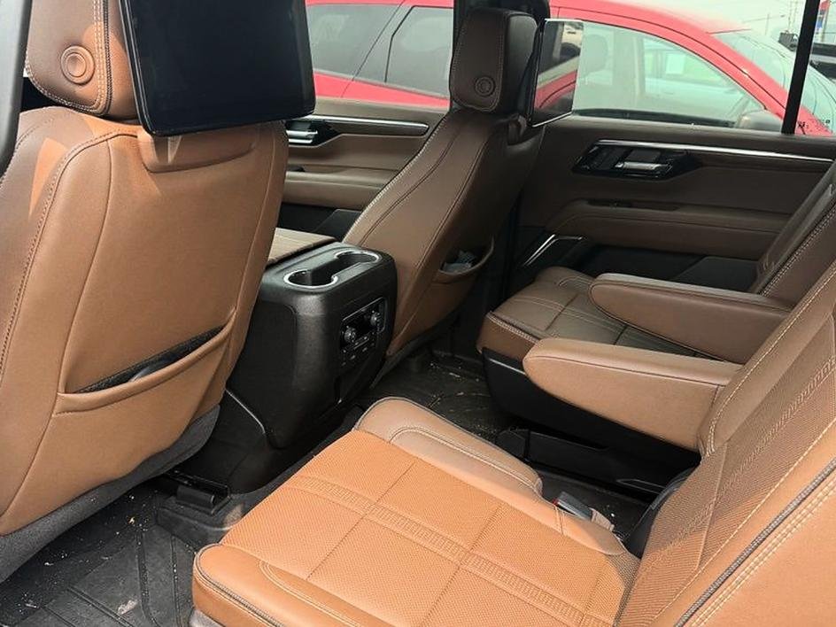 Used 2025 Gray Chevrolet High Country image 8