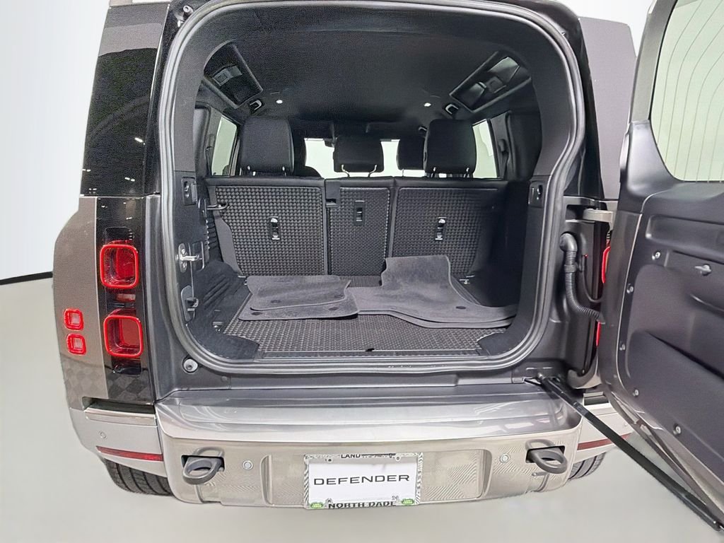 Used 2023 Silver Land Rover S image 27