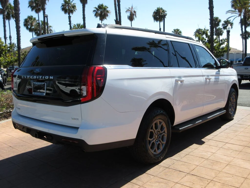 Certified Used 2025 Oxford White Ford Active image 4