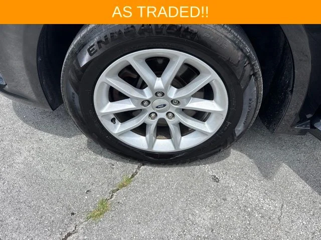 Used 2013 Black Ford SE image 16