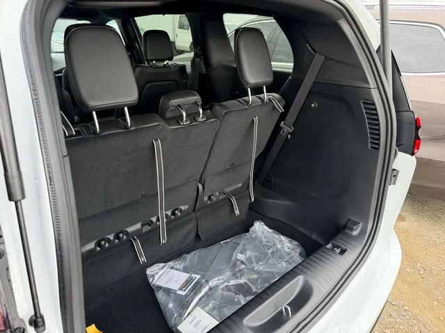 New 2026 Bright White Clear-Coat Exterior Paint Chrysler Select image 28