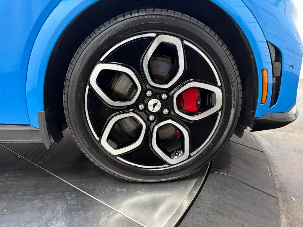 Used 2021 Blue Ford GT image 9