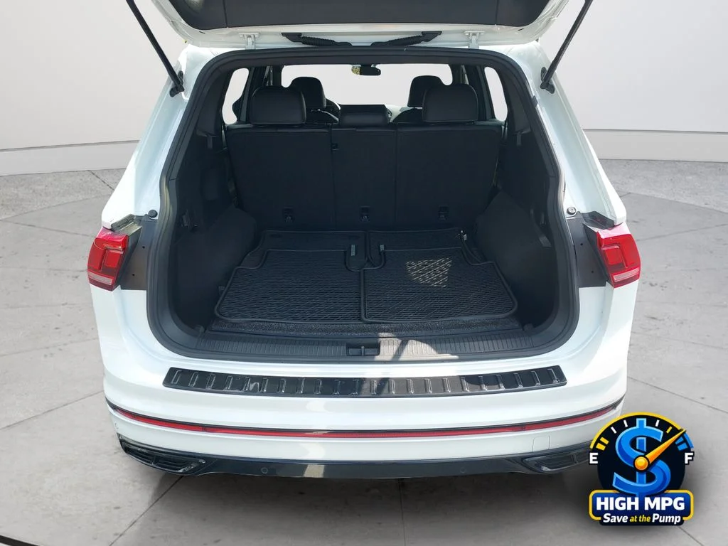 Used 2023 White Volkswagen 2.0T SE R-Line Black image 34