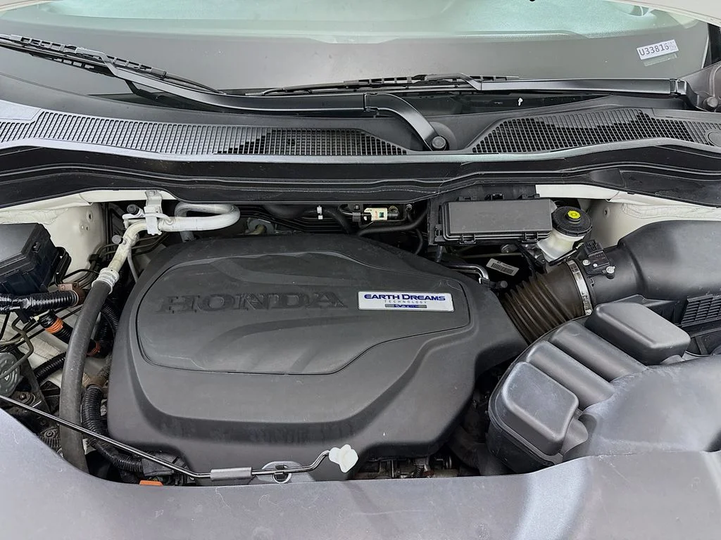 Used 2017 White Diamond Pearl Honda EX-L image 29