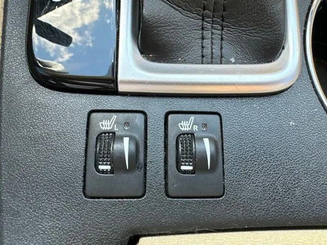 Used 2019 White Toyota XLE image 21