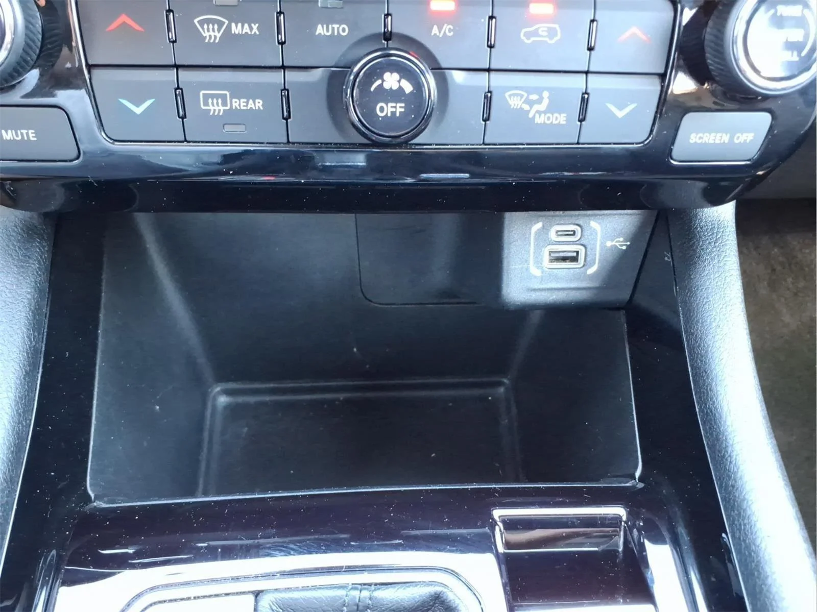 Used 2025 Bright White Clearcoat Jeep Limited image 23