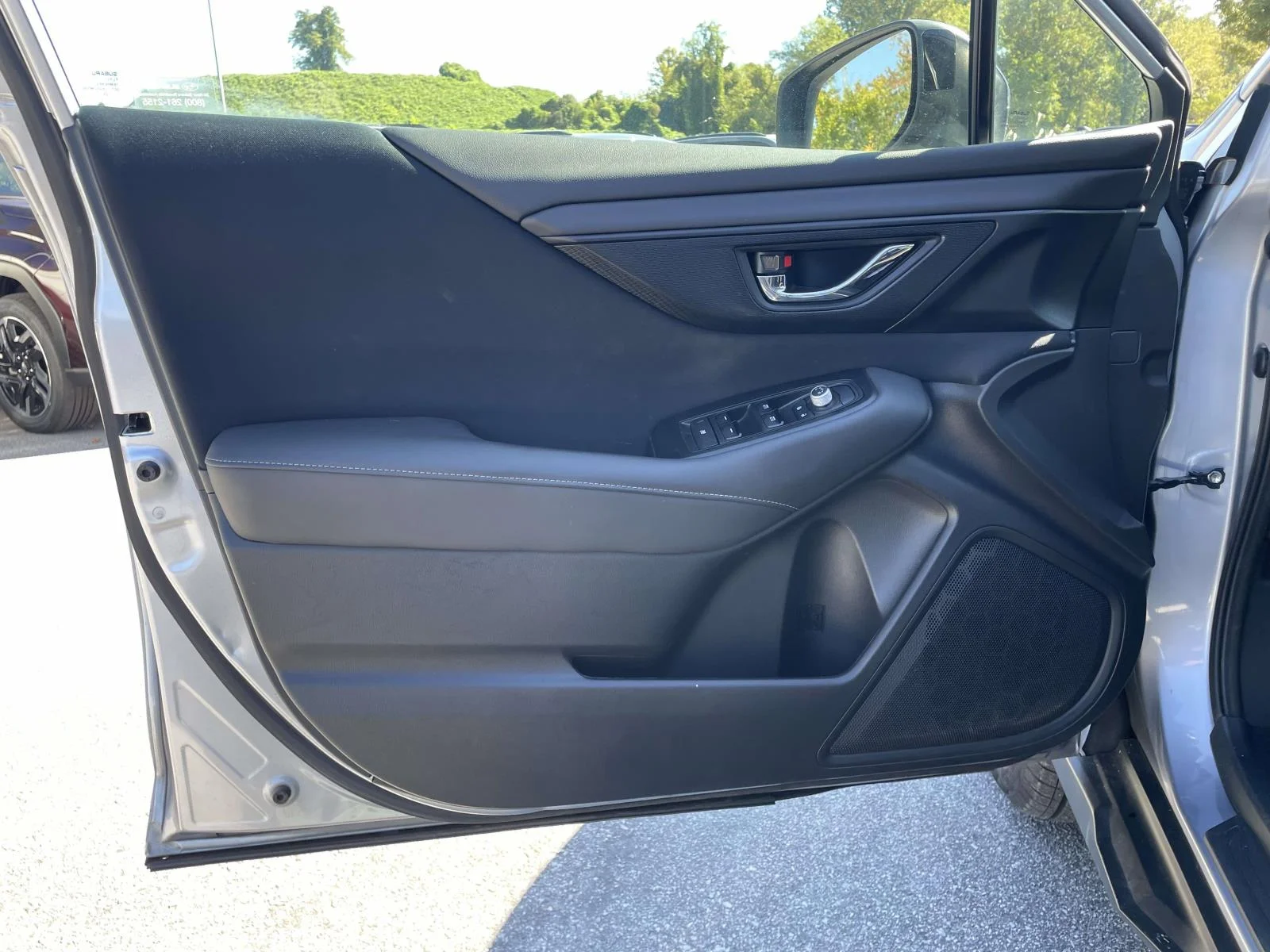 Used 2025 Ice Silver Metallic Subaru Premium image 5