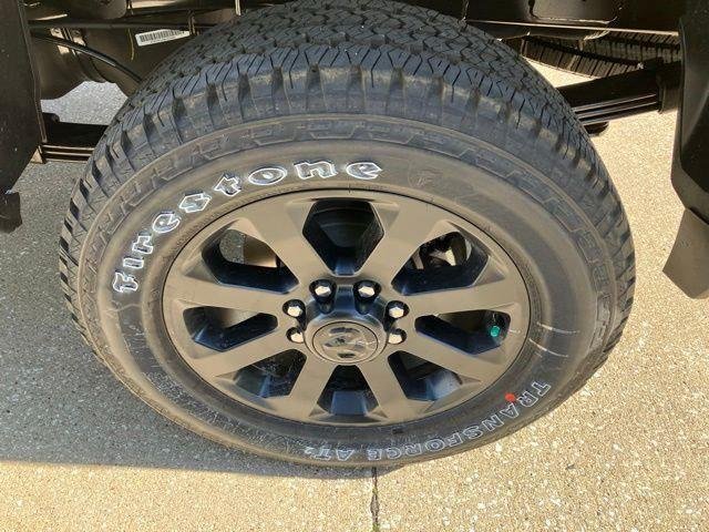 New 2026 Bright White Clear-Coat Exterior Paint RAM BIG HORN image 23