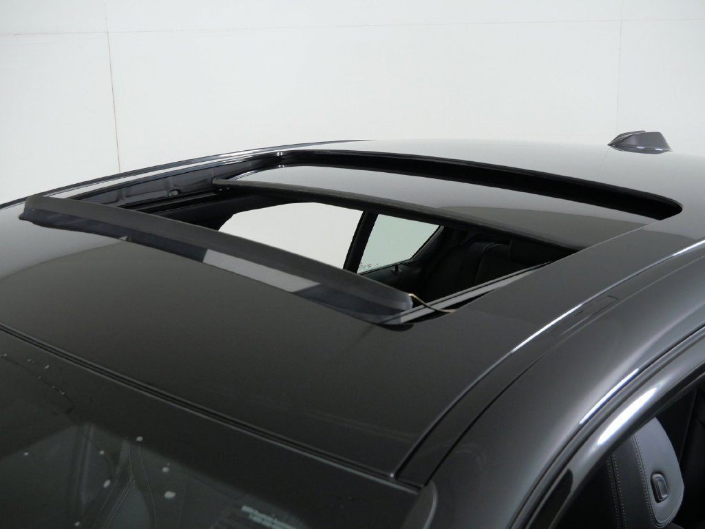 New 2026 Black Sapphire Metallic BMW 330i xDrive image 17