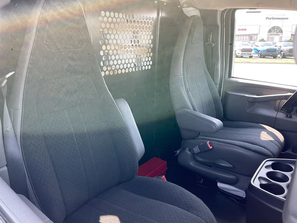 Used 2025 Summit White Chevrolet 2500 image 24