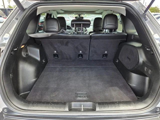 Used 2019 Silver Jeep Latitude Plus image 14