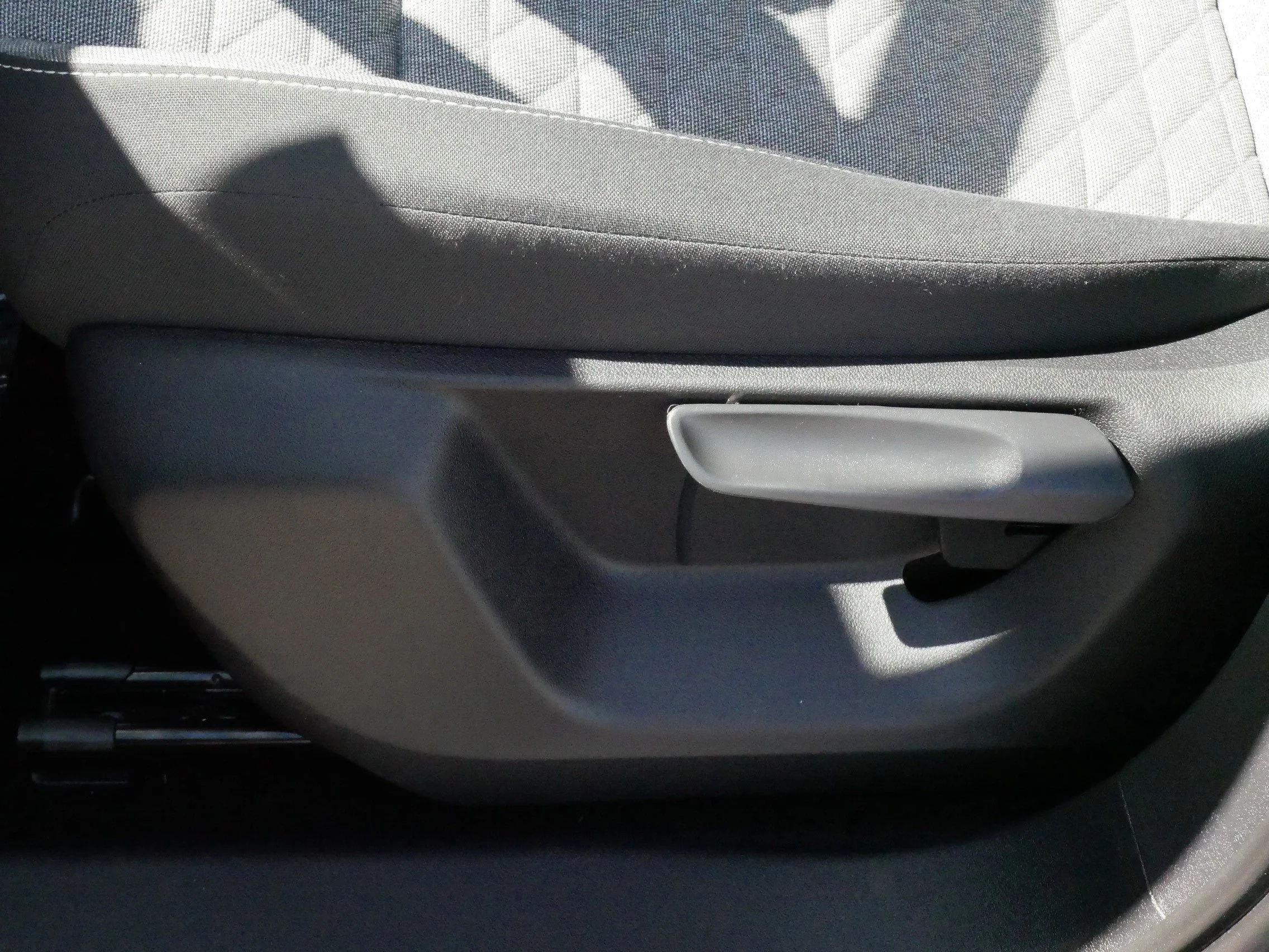 Certified Used 2025 Platinum Gray Metallic Volkswagen S image 20