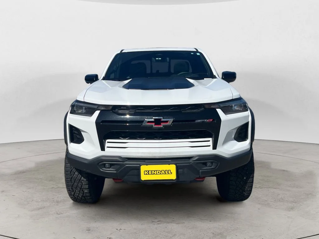 Used 2024 White Chevrolet ZR2 image 3