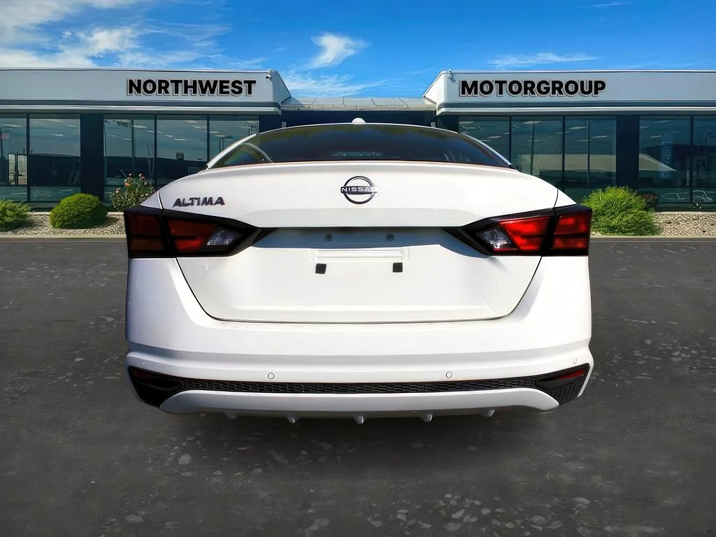 2025 Nissan Altima SV - Photo 10