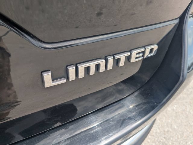 Used 2023 Diamond Black Jeep Limited image 12