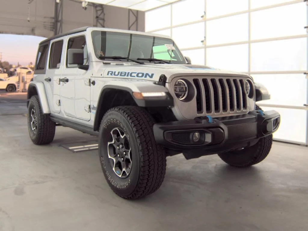 Used 2022 Silver Jeep Unlimited Rubicon 4xe image 3