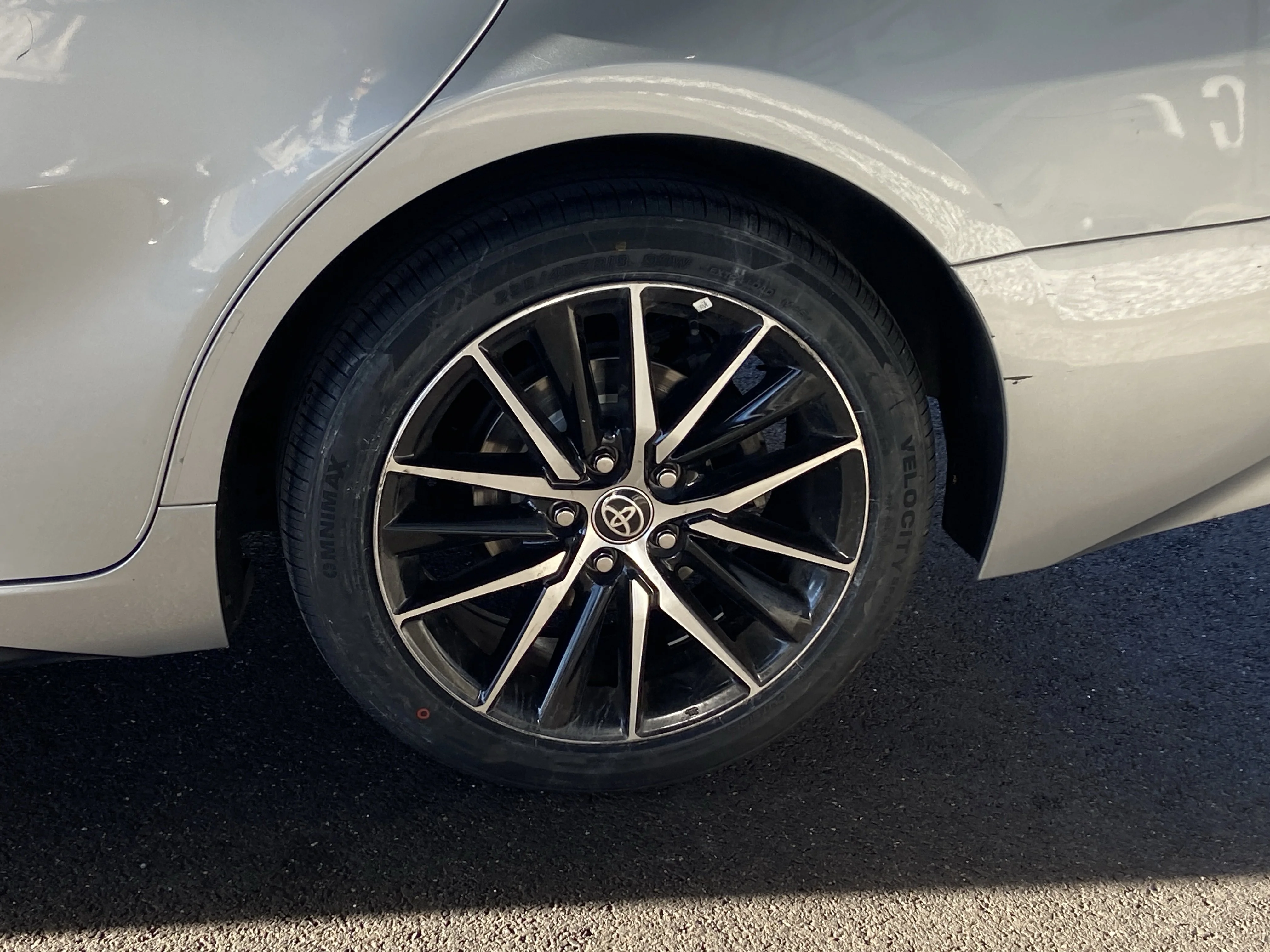 2022 Toyota Camry SE - Photo 10