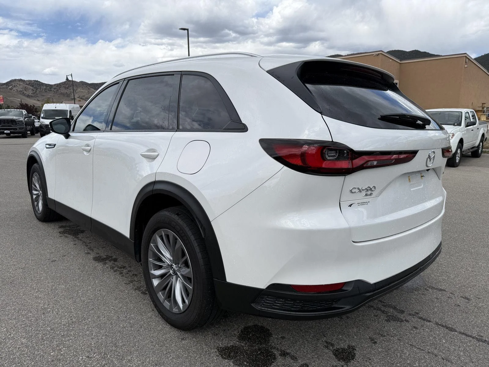 Used 2024 Rhodium White Premium Mazda Preferred image 4