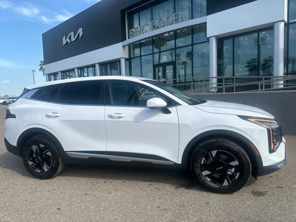 New 2026 White Kia LX image 4