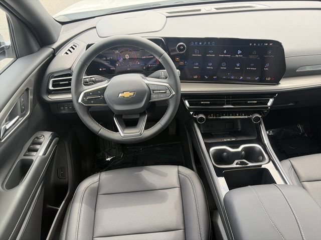 New 2027 Summit White Chevrolet LT image 15