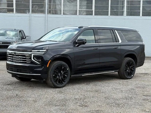 2025 Chevrolet Suburban Premier - Photo 8