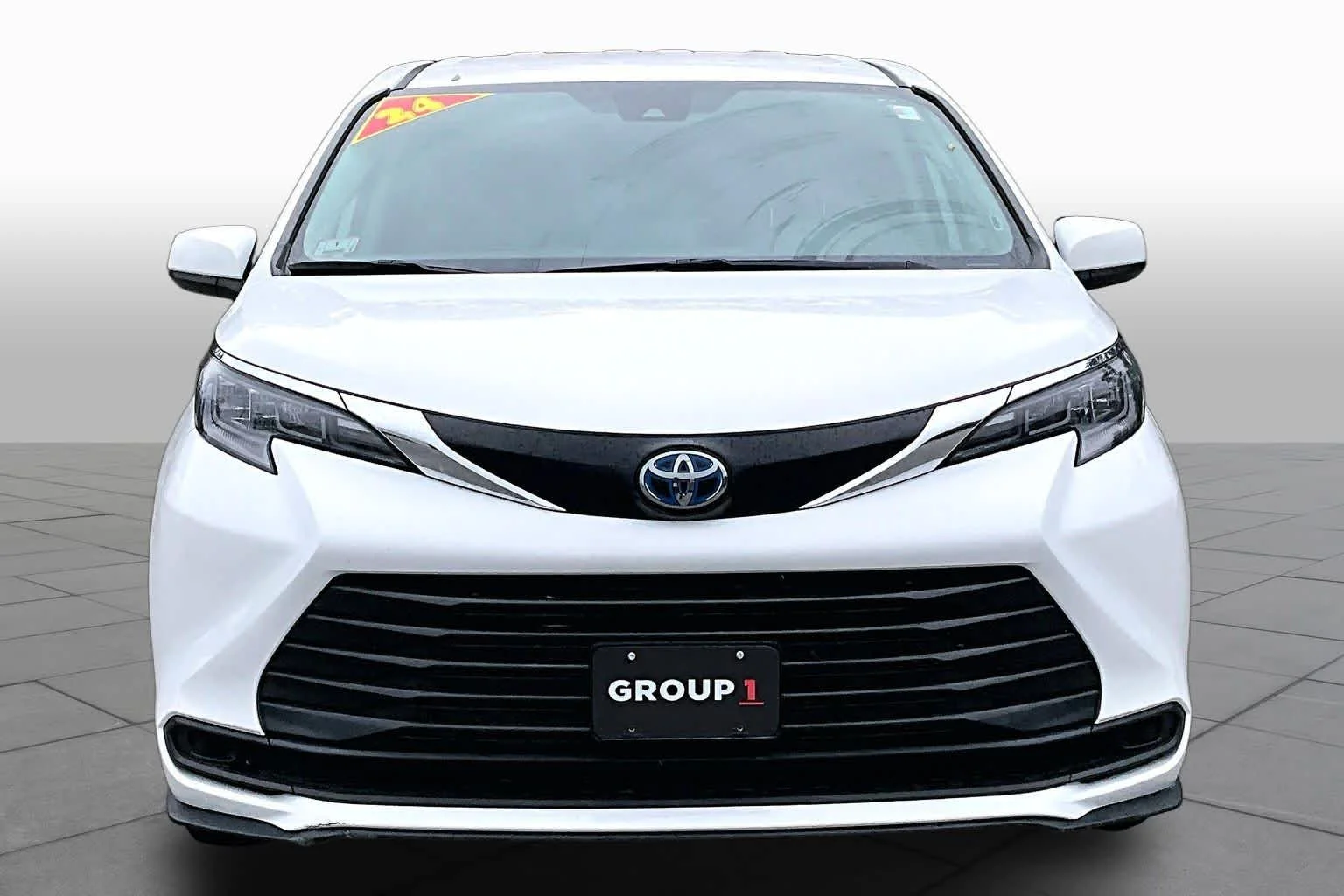 Used 2024 Ice Cap Toyota LE image 4