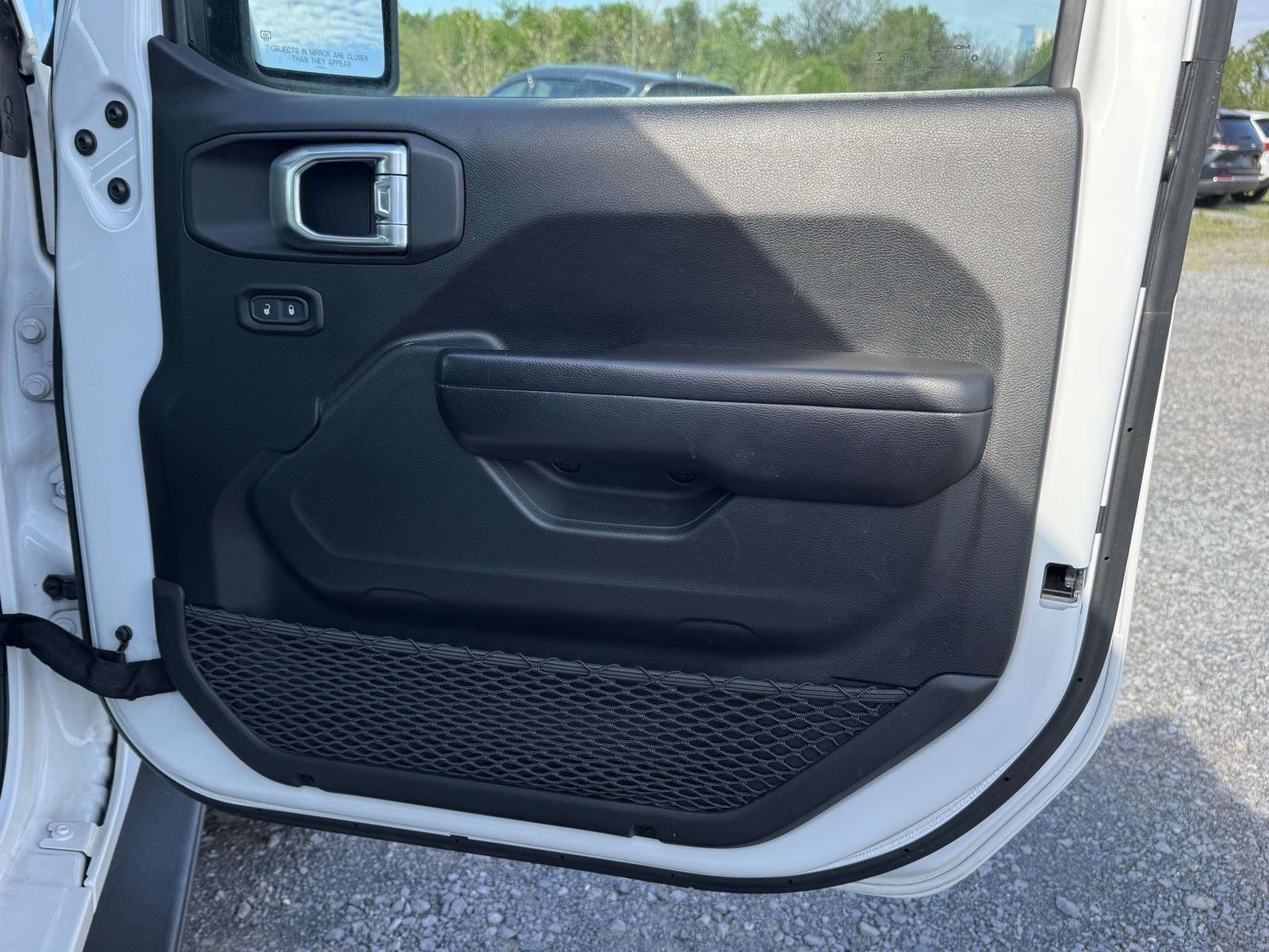 Used 2020 Bright White Clearcoat Jeep Rubicon image 16