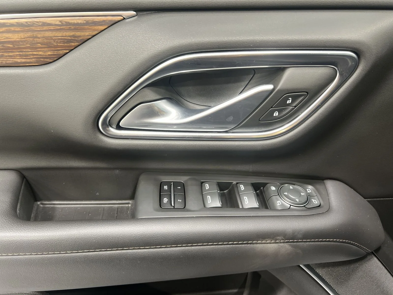 Used 2022 Gray Chevrolet High Country image 13