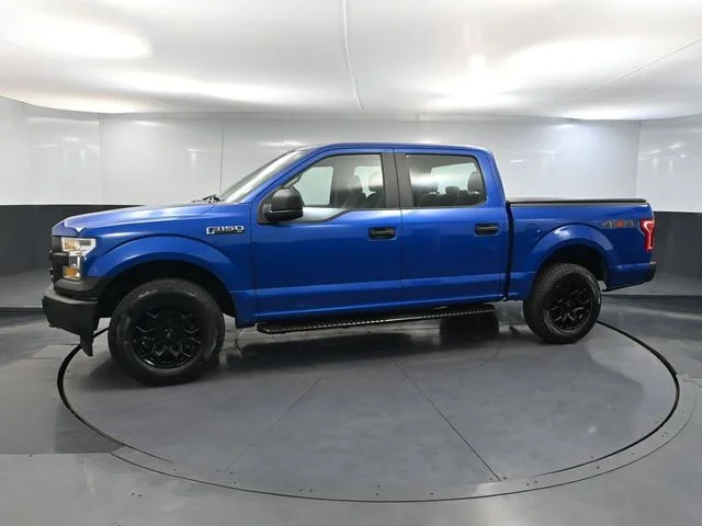 Used 2017 Blue Ford XL image 12