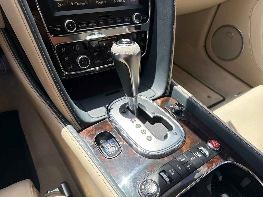 Used 2012  Bentley Base image 29