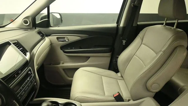 Used 2017 Blue Honda EX-L image 16