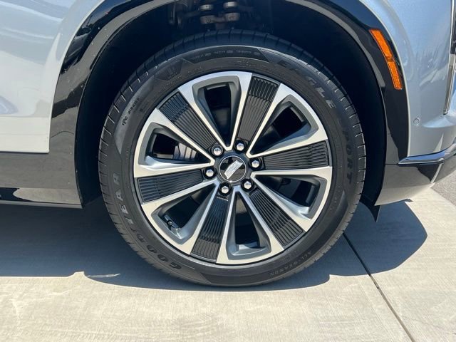 2026 Cadillac VISTIQ Sport - Photo 9