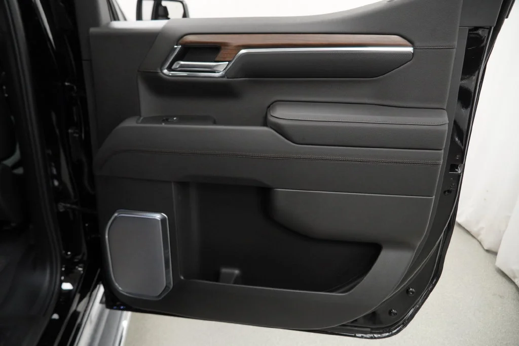 New 2026 Black Chevrolet High Country image 35