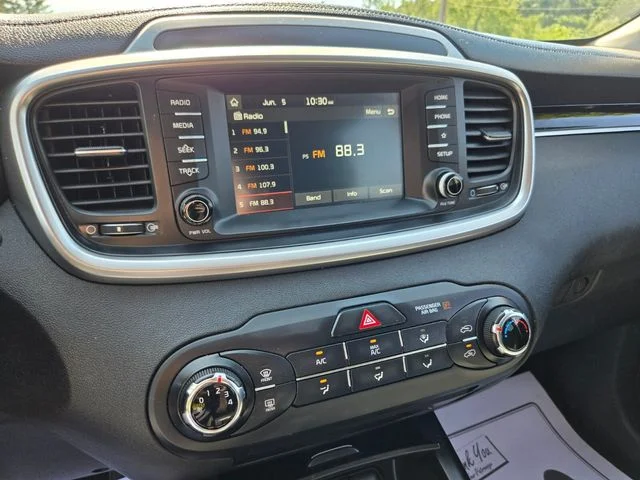 Used 2020 Silver Kia LX image 26