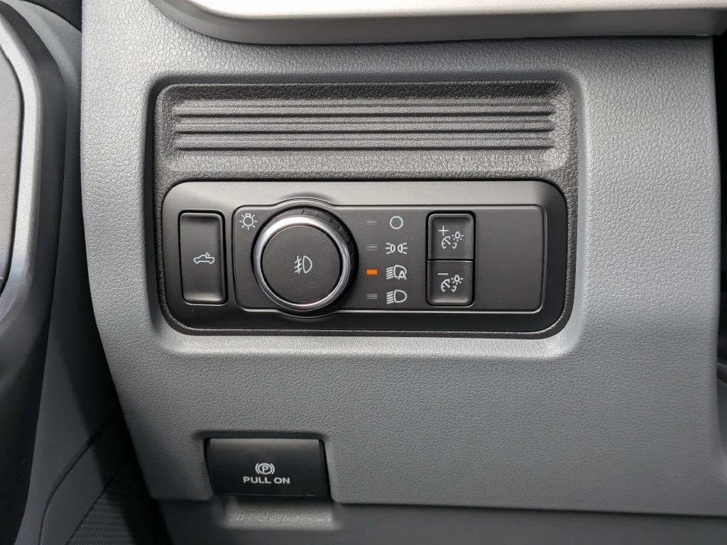 New 2026 Oxford White Ford F-250® XL image 21