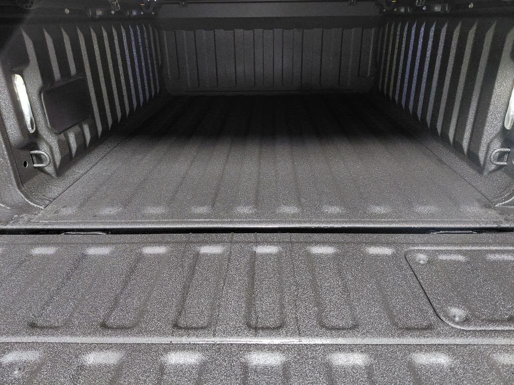 New 2026 Diamond Black Crystal Pearl-Coat Exterior Paint RAM Limited image 14